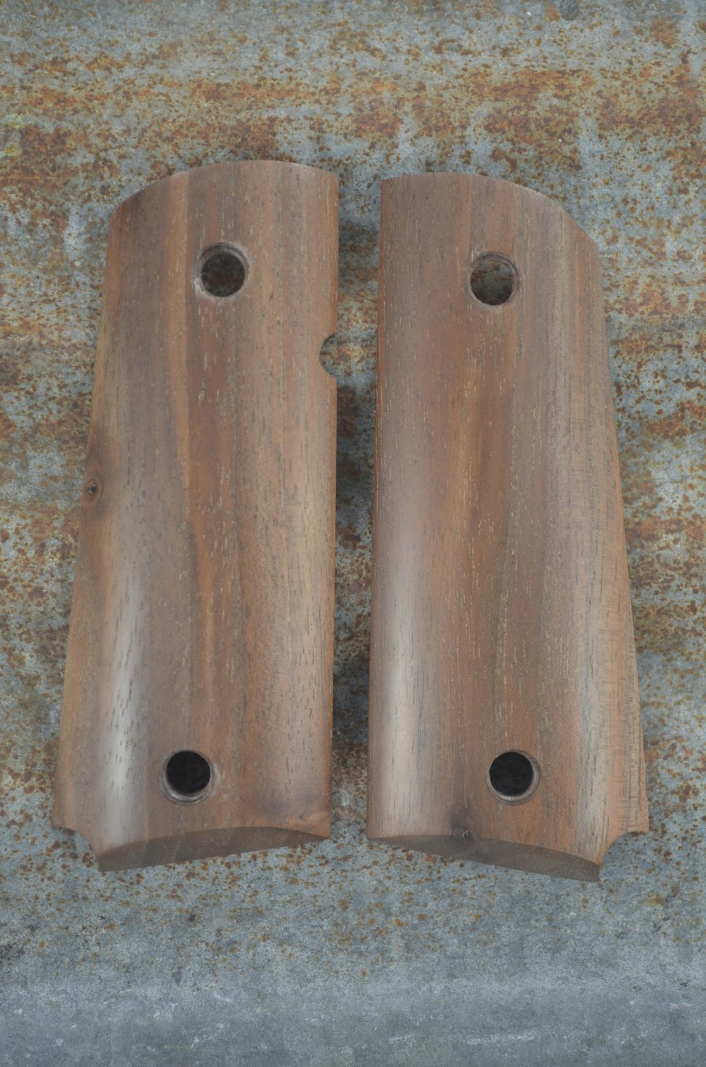 Walnut officers model 1911 grips Terry's Custom Pistol Grips