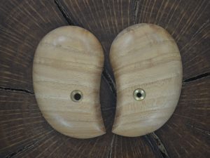 Bond arms Texas pecan grips