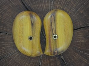 BOIS D’ARK Bond arms grips