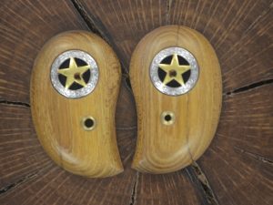 BOIS D’ARK with gold & silver Texas star Bond arms grips