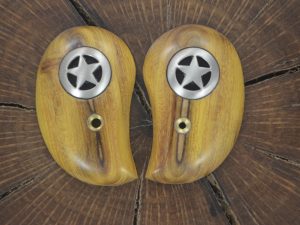 BOIS D’ARK with Texas star Bond arms grips