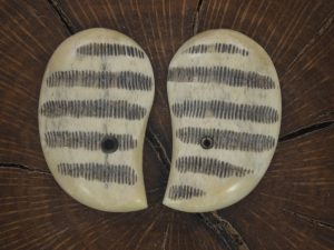 Jigged bone Bond arms grips