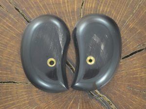 Buffalo horn Bond arms grips