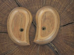 Bond arms laminated oak wood grips