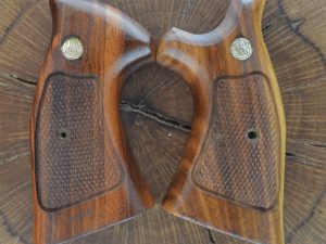 Smith & Wesson K frame grips