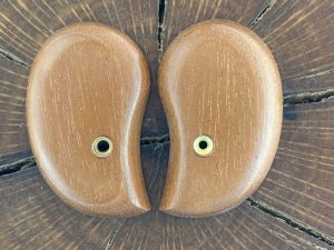 Bond arms Mahogany grips